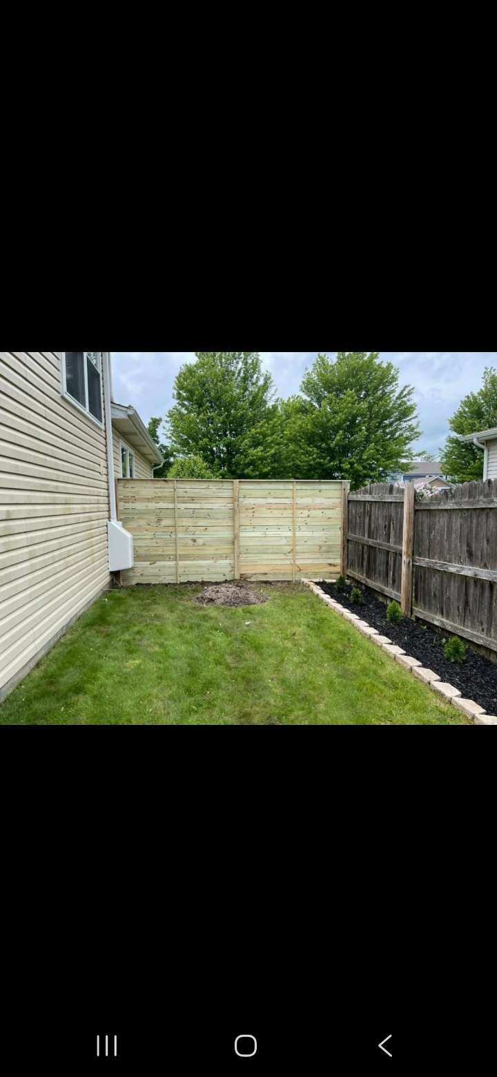 Wood privacy fence